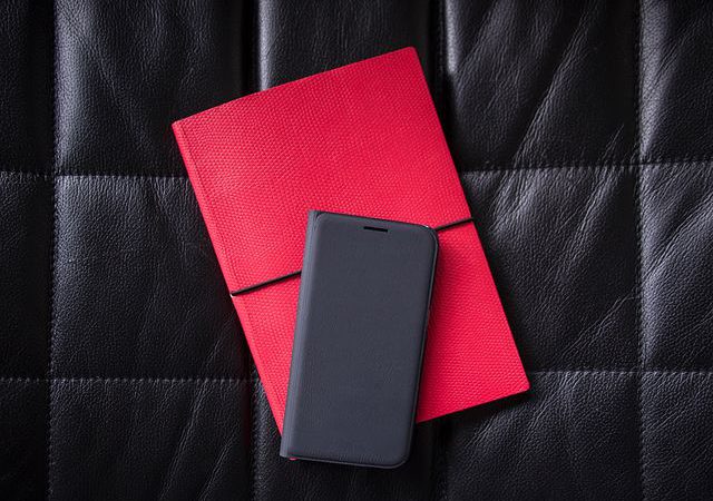 Pokrowce na najpopularniejsze modele smartfonów z punktu sprzedaży Etui GSM PUFFS