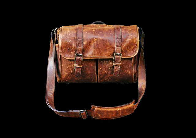 Jakie zalety ma torba skórzana na ramię Wrocław przy noszeniu